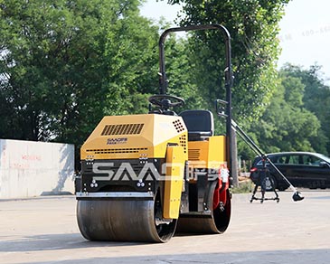 1噸全液壓座駕式壓路機